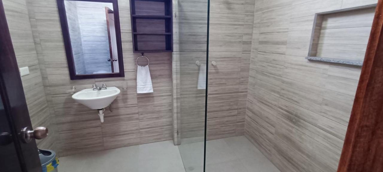Bed and Breakfast Mantarraya Пуэрто-Бакерисо-Морено Экстерьер фото